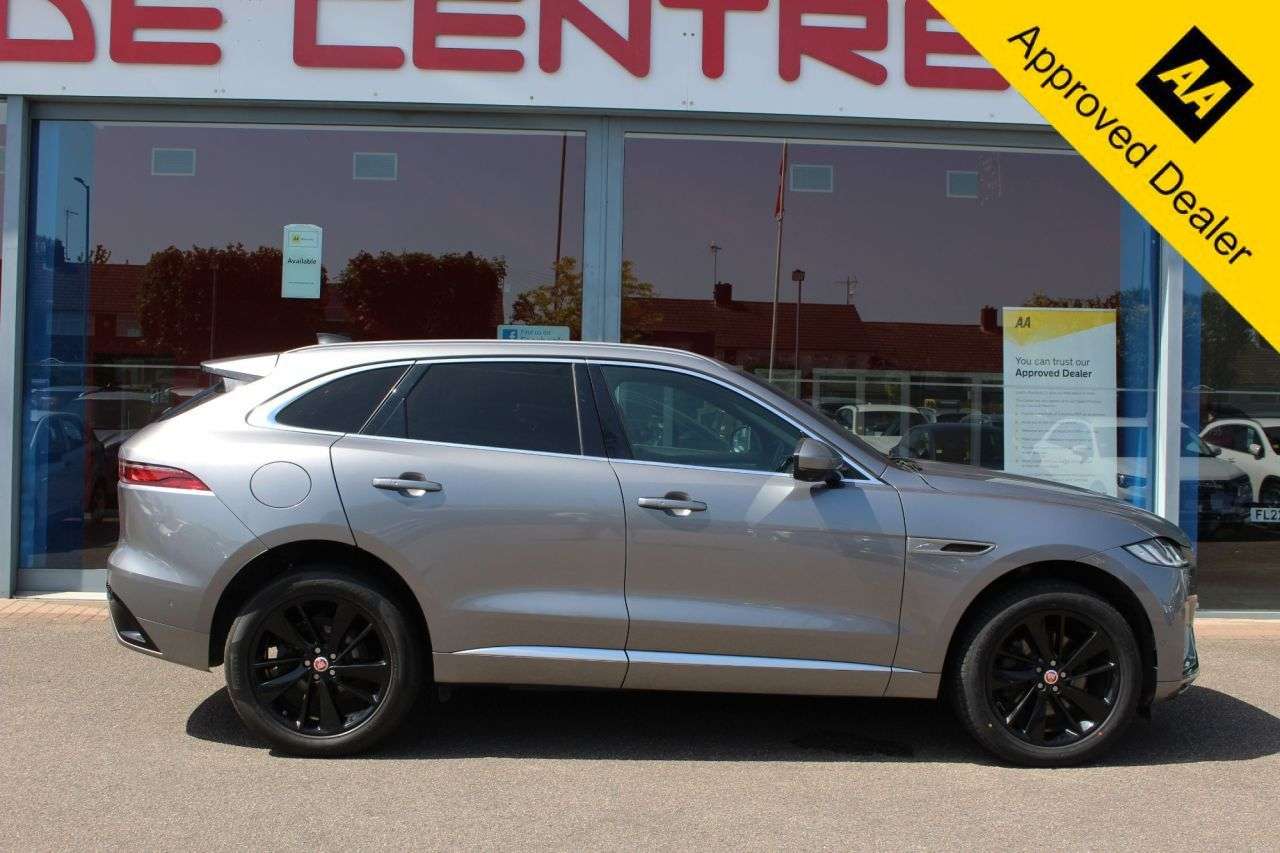A 2021 JAGUAR F-PACE 2.0 D200 MHEV R-Dynamic SE SUV 5dr Diesel Auto AWD Euro 6 (s/s) (204 ps) CR A 2021 JAGUAR F-PACE 2.0 D200 MHEV R-Dynamic SE SUV 5dr Diesel Auto AWD Euro 6 (s/s) (204 ps) CR