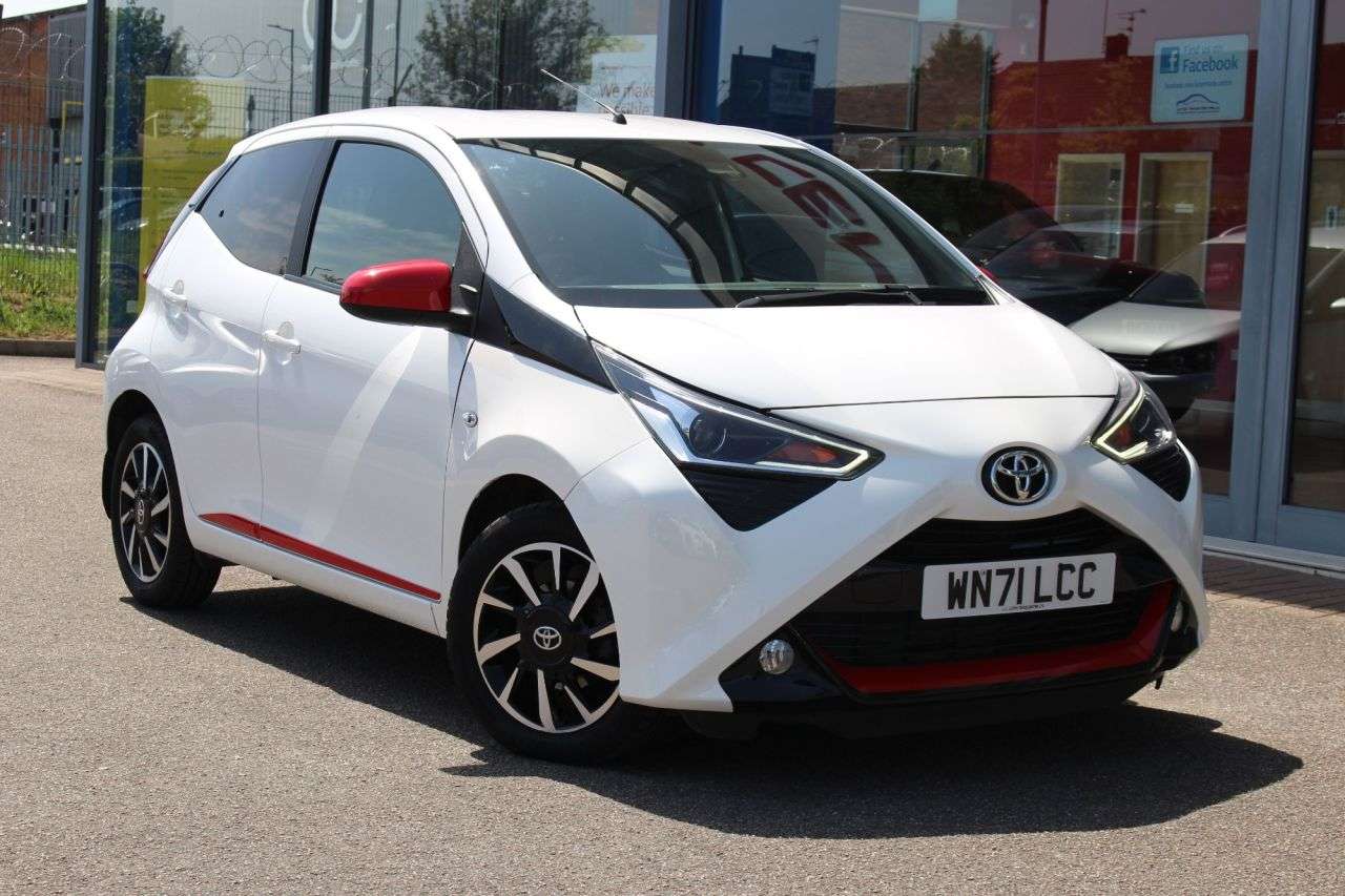 A 2021 TOYOTA AYGO 1.0 VVT-i x-trend Hatchback 5dr Petrol Manual Euro 6 (s/s) (71 ps) 15" ALLO A 2021 TOYOTA AYGO 1.0 VVT-i x-trend Hatchback 5dr Petrol Manual Euro 6 (s/s) (71 ps) 15" ALLO