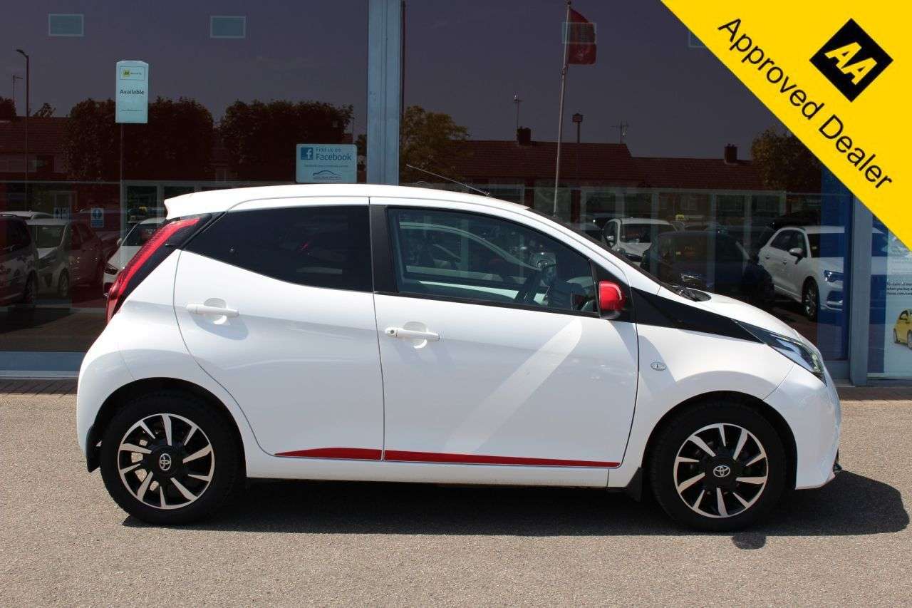 A 2021 TOYOTA AYGO 1.0 VVT-i x-trend Hatchback 5dr Petrol Manual Euro 6 (s/s) (71 ps) 15" ALLO A 2021 TOYOTA AYGO 1.0 VVT-i x-trend Hatchback 5dr Petrol Manual Euro 6 (s/s) (71 ps) 15" ALLO