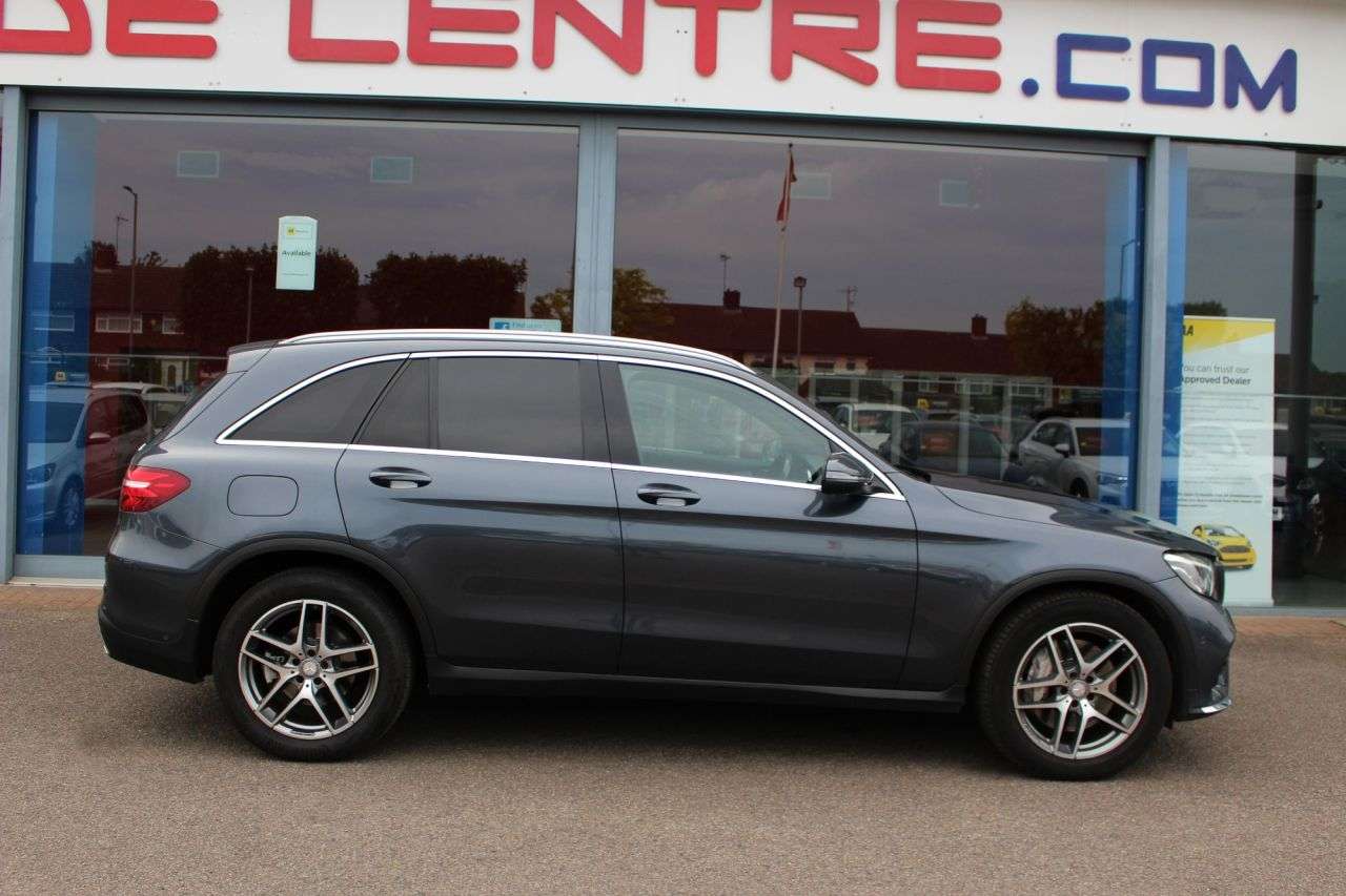 A 2016 MERCEDES-BENZ GLC 2.1 GLC220d AMG Line SUV 5dr Diesel G-Tronic 4MATIC Euro 6 (s/s) (170 ps) 1 A 2016 MERCEDES-BENZ GLC 2.1 GLC220d AMG Line SUV 5dr Diesel G-Tronic 4MATIC Euro 6 (s/s) (170 ps) 1