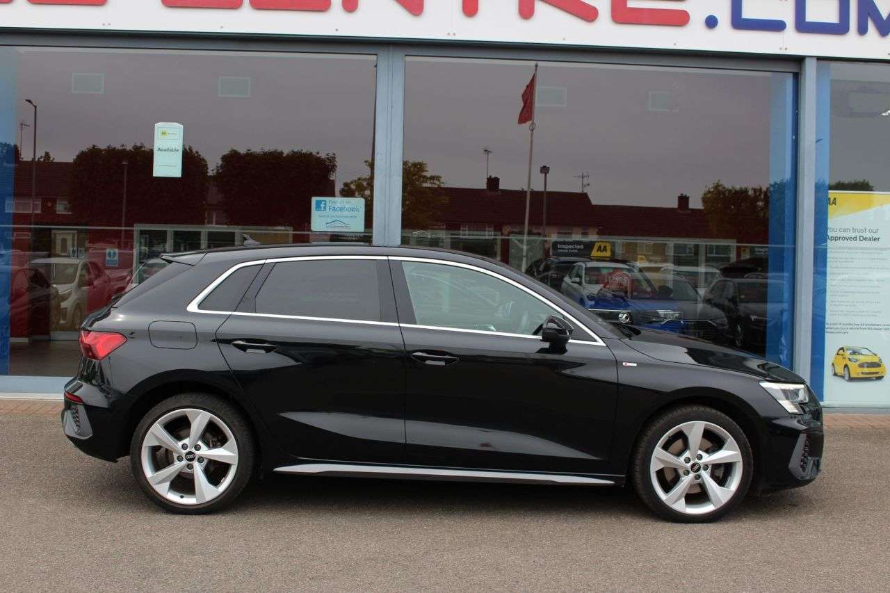 A 2020 AUDI A3 1.4 TFSIe 40 S line Sportback 5dr Petrol Plug-in Hybrid S Tronic Euro 6 (s/ A 2020 AUDI A3 1.4 TFSIe 40 S line Sportback 5dr Petrol Plug-in Hybrid S Tronic Euro 6 (s/