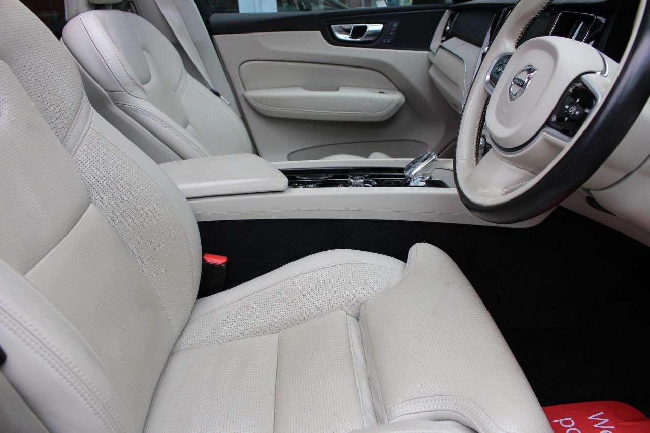 2020 VOLVO XC60 2020 VOLVO XC60