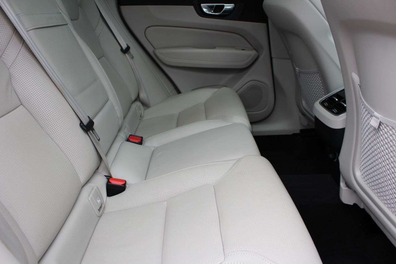 2020 VOLVO XC60 2020 VOLVO XC60