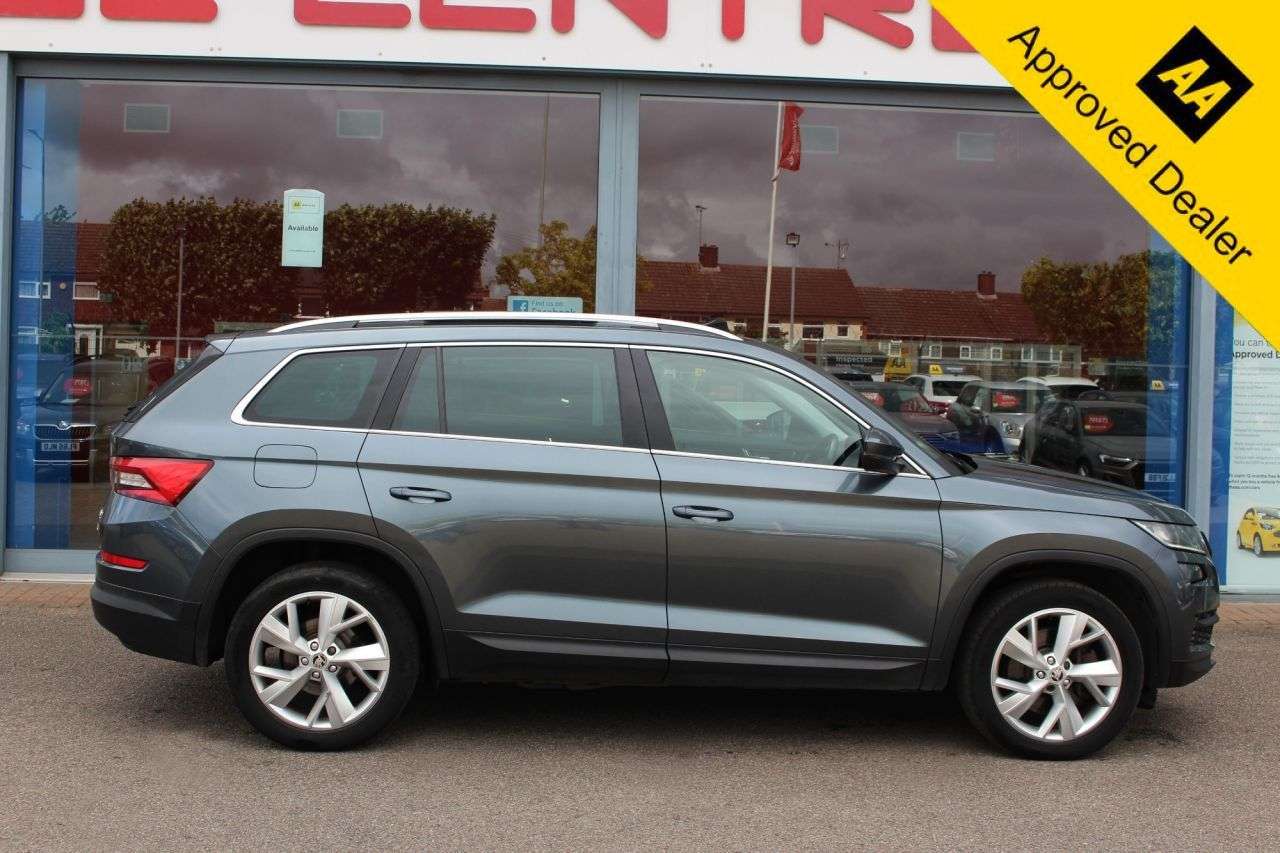 A 2017 SKODA KODIAQ 2.0 TDI Edition SUV 5dr Diesel DSG 4WD Euro 6 (s/s) (7 Seat) (190 ps) HTD/L A 2017 SKODA KODIAQ 2.0 TDI Edition SUV 5dr Diesel DSG 4WD Euro 6 (s/s) (7 Seat) (190 ps) HTD/L