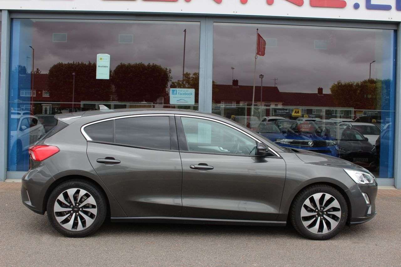 A 2019 FORD FOCUS 1.0T EcoBoost Zetec Hatchback 5dr Petrol Manual Euro 6 (s/s) (100 ps) 17" A A 2019 FORD FOCUS 1.0T EcoBoost Zetec Hatchback 5dr Petrol Manual Euro 6 (s/s) (100 ps) 17" A