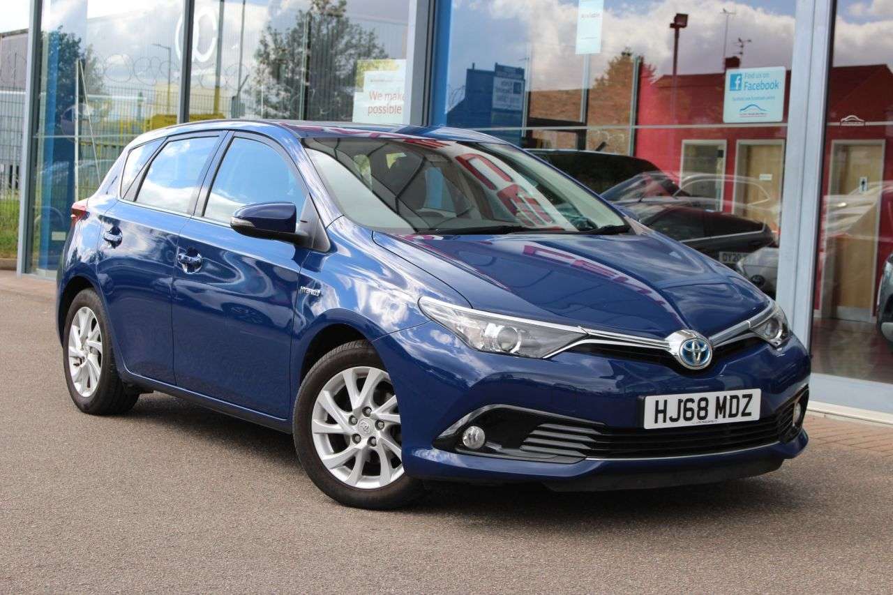 A 2018 TOYOTA AURIS 1.8 VVT-h Icon Tech Hatchback 5dr Petrol Hybrid CVT Euro 6 (s/s) (136 ps) B A 2018 TOYOTA AURIS 1.8 VVT-h Icon Tech Hatchback 5dr Petrol Hybrid CVT Euro 6 (s/s) (136 ps) B