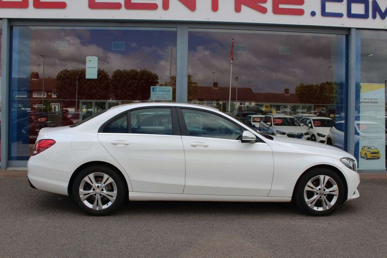 A 2016 MERCEDES-BENZ C-CLASS 1.6 C200d SE Executive Edition Saloon 4dr Diesel Manual Euro 6 (s/s) (136 p A 2016 MERCEDES-BENZ C-CLASS 1.6 C200d SE Executive Edition Saloon 4dr Diesel Manual Euro 6 (s/s) (136 p