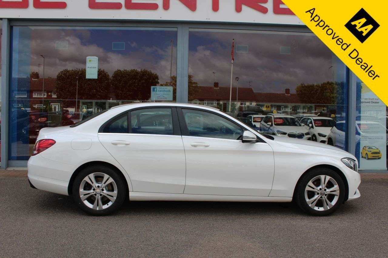 A 2016 MERCEDES-BENZ C-CLASS 1.6 C200d SE Executive Edition Saloon 4dr Diesel Manual Euro 6 (s/s) (136 p A 2016 MERCEDES-BENZ C-CLASS 1.6 C200d SE Executive Edition Saloon 4dr Diesel Manual Euro 6 (s/s) (136 p