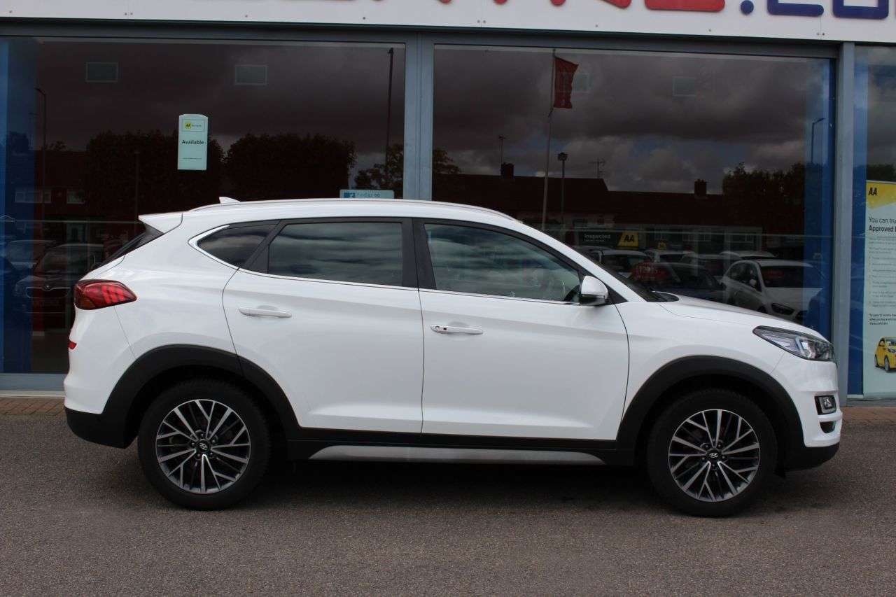A 2018 HYUNDAI TUCSON 1.6 GDi Premium SUV 5dr Petrol Manual Euro 6 (s/s) (132 ps) DAB, LDW/BSA, 1 A 2018 HYUNDAI TUCSON 1.6 GDi Premium SUV 5dr Petrol Manual Euro 6 (s/s) (132 ps) DAB, LDW/BSA, 1