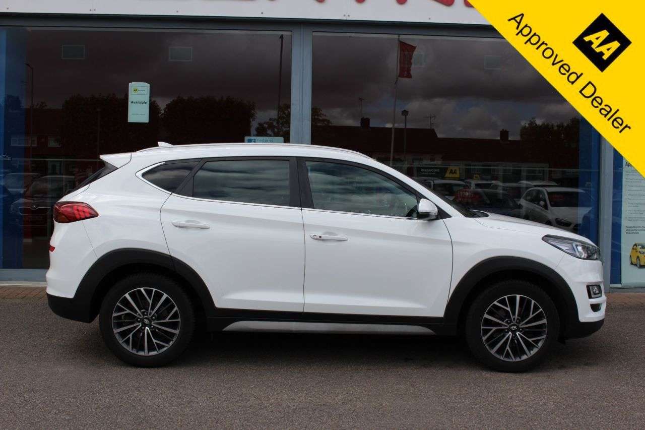A 2018 HYUNDAI TUCSON 1.6 GDi Premium SUV 5dr Petrol Manual Euro 6 (s/s) (132 ps) DAB, LDW/BSA, 1 A 2018 HYUNDAI TUCSON 1.6 GDi Premium SUV 5dr Petrol Manual Euro 6 (s/s) (132 ps) DAB, LDW/BSA, 1
