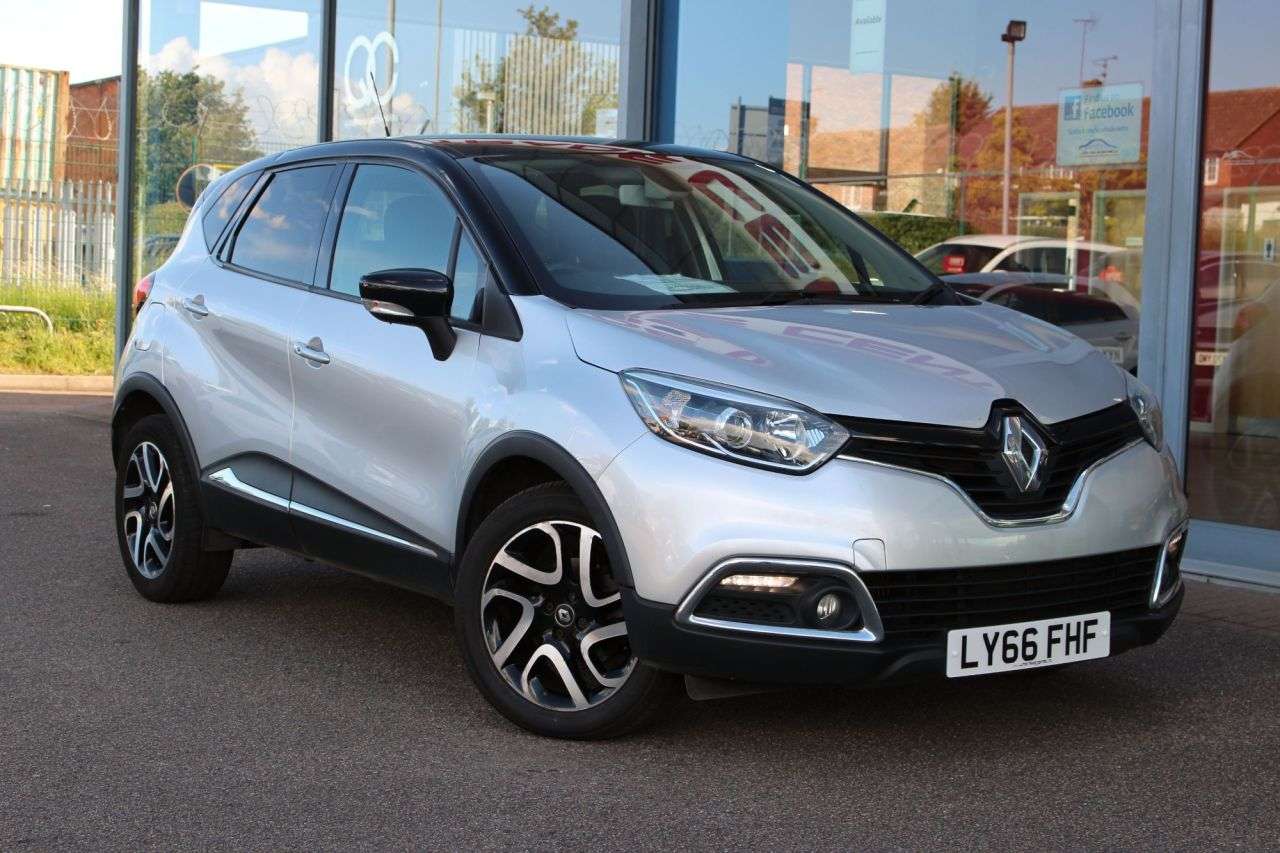 A 2016 RENAULT CAPTUR 1.5 dCi ENERGY Dynamique S Nav SUV 5dr Diesel Manual Euro 6 (s/s) (90 ps) £ A 2016 RENAULT CAPTUR 1.5 dCi ENERGY Dynamique S Nav SUV 5dr Diesel Manual Euro 6 (s/s) (90 ps) £