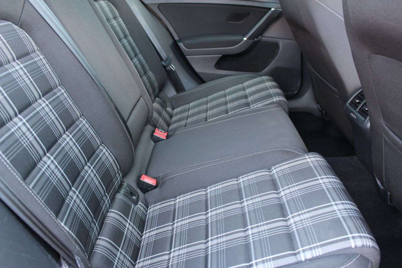2018 VOLKSWAGEN GOLF 2018 VOLKSWAGEN GOLF