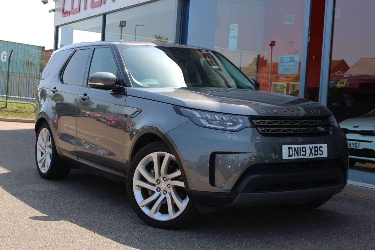 A 2019 LAND ROVER DISCOVERY 3.0 SD V6 Anniversary Edition SUV 5dr Diesel Auto 4WD Euro 6 (s/s) (306 ps) A 2019 LAND ROVER DISCOVERY 3.0 SD V6 Anniversary Edition SUV 5dr Diesel Auto 4WD Euro 6 (s/s) (306 ps)
