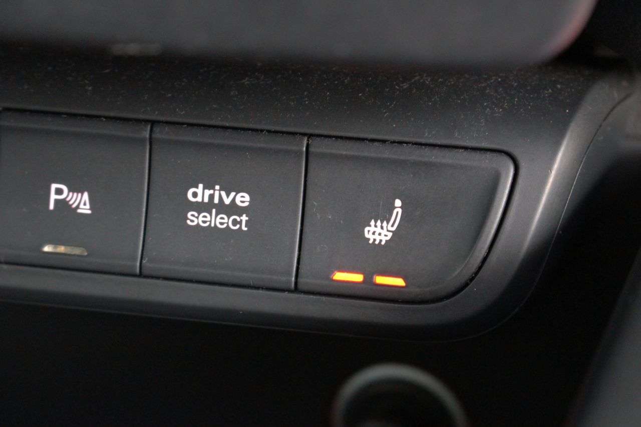 2015 AUDI A1 2015 AUDI A1
