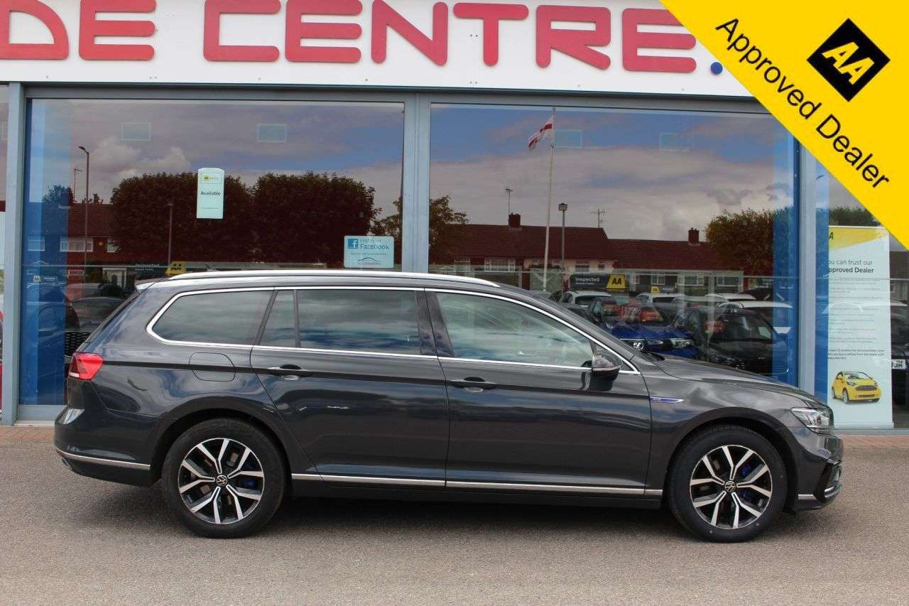 A 2021 VOLKSWAGEN PASSAT 1.4 TSI 13kWh GTE Estate 5dr Petrol Plug-in Hybrid DSG Euro 6 (s/s) (218 ps A 2021 VOLKSWAGEN PASSAT 1.4 TSI 13kWh GTE Estate 5dr Petrol Plug-in Hybrid DSG Euro 6 (s/s) (218 ps