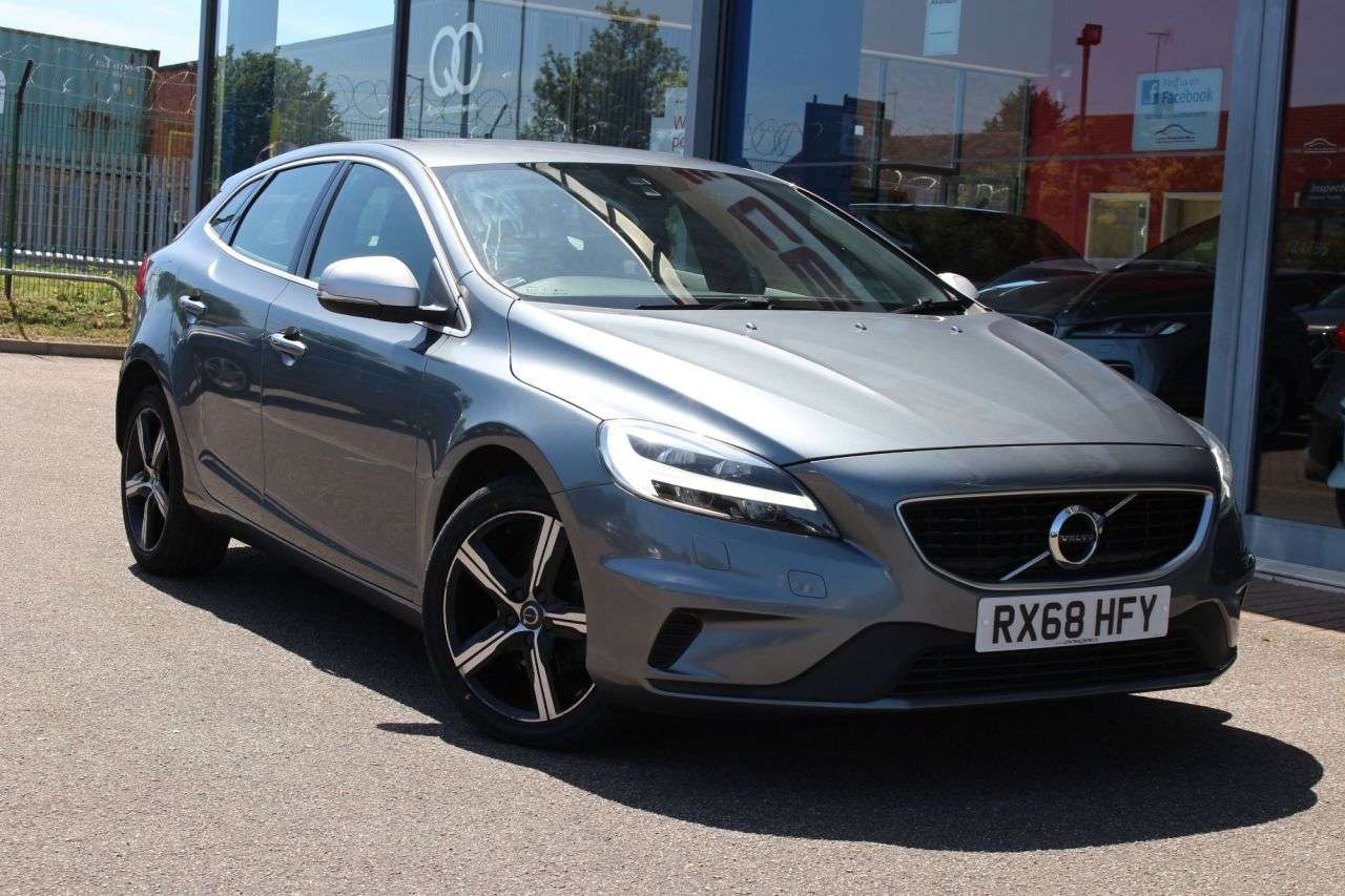 A 2018 VOLVO V40 2.0 D2 R-Design Nav Plus Hatchback 5dr Diesel Manual Euro 6 (s/s) (120 ps) A 2018 VOLVO V40 2.0 D2 R-Design Nav Plus Hatchback 5dr Diesel Manual Euro 6 (s/s) (120 ps)