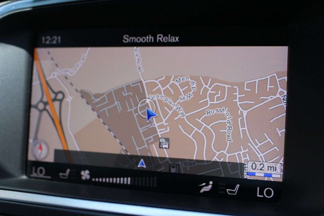 2018 VOLVO V40 2018 VOLVO V40