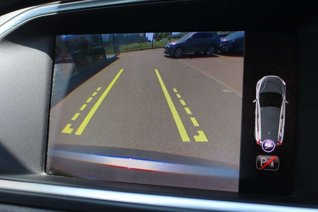2018 VOLVO V40 2018 VOLVO V40