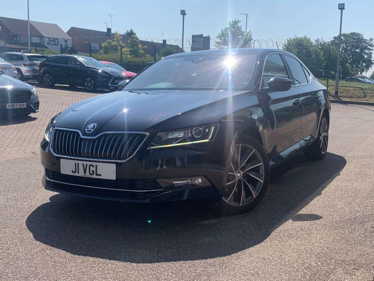 A 2015 SKODA SUPERB 2.0 TDI Laurin & Klement Hatchback 5dr Diesel Manual Euro 6 (s/s) (190 ps) A 2015 SKODA SUPERB 2.0 TDI Laurin & Klement Hatchback 5dr Diesel Manual Euro 6 (s/s) (190 ps)
