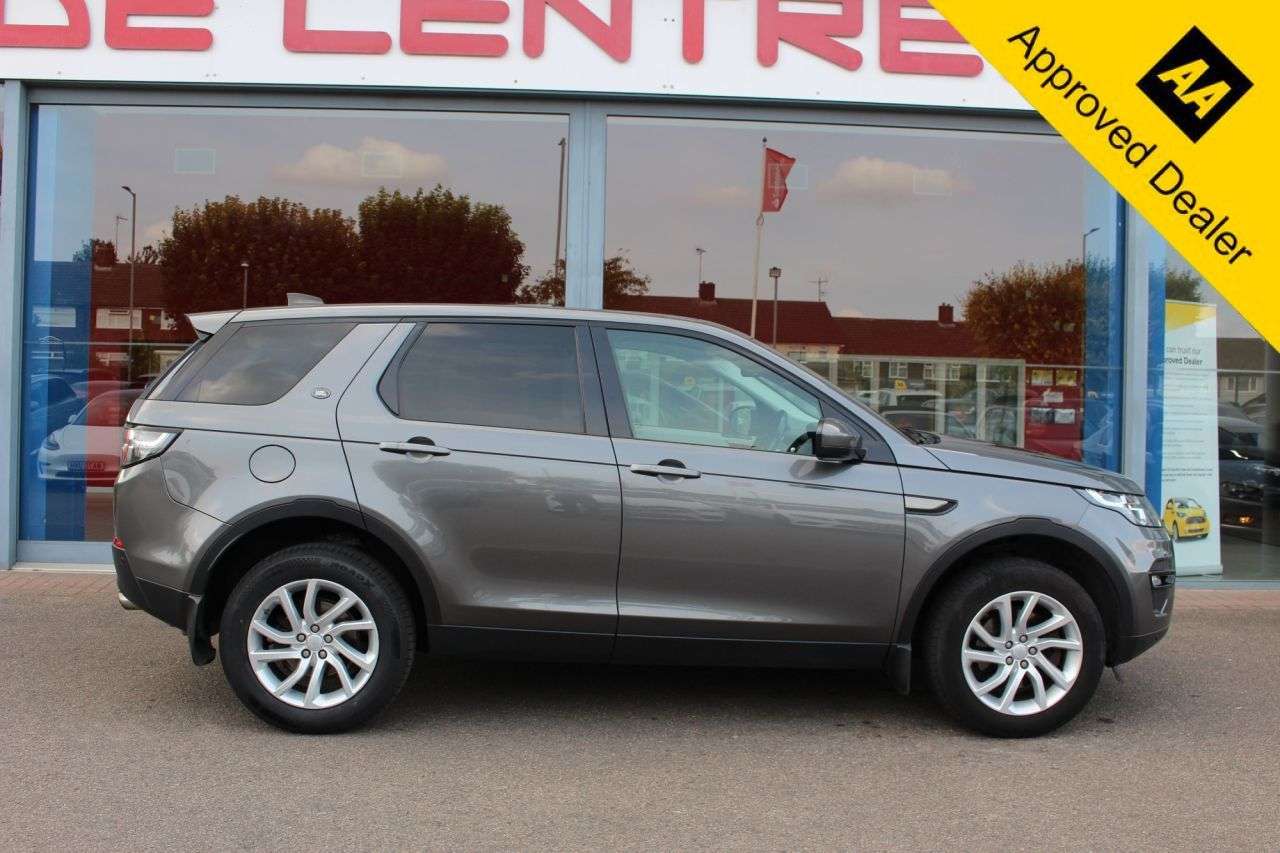 A 2018 LAND ROVER DISCOVERY SPORT 2.0 TD4 SE Tech SUV 5dr Diesel Auto 4WD Euro 6 (s/s) (180 ps) 18" ALLOYS, C A 2018 LAND ROVER DISCOVERY SPORT 2.0 TD4 SE Tech SUV 5dr Diesel Auto 4WD Euro 6 (s/s) (180 ps) 18" ALLOYS, C