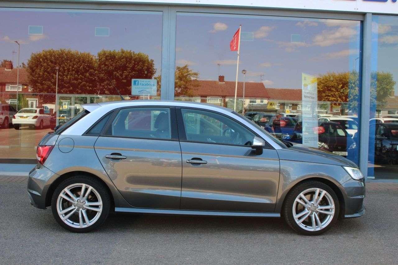 2015 AUDI S1 2015 AUDI S1