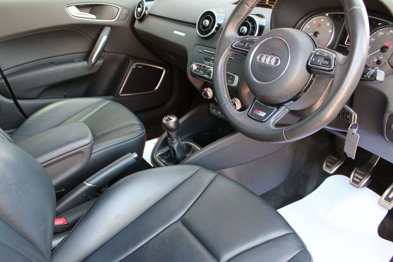 2015 AUDI S1 2015 AUDI S1
