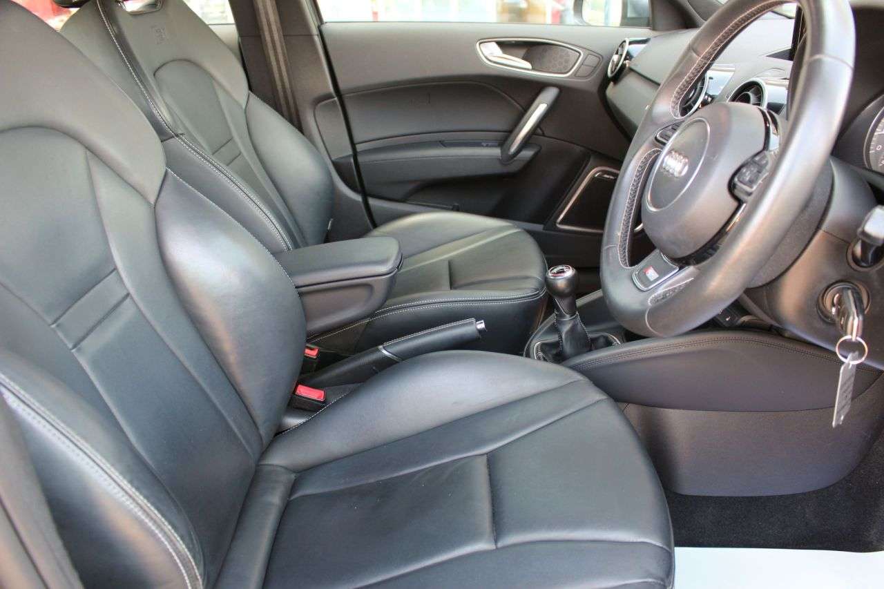 2015 AUDI S1 2015 AUDI S1