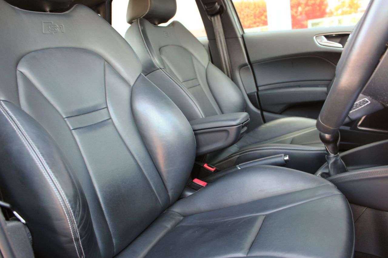 2015 AUDI S1 2015 AUDI S1