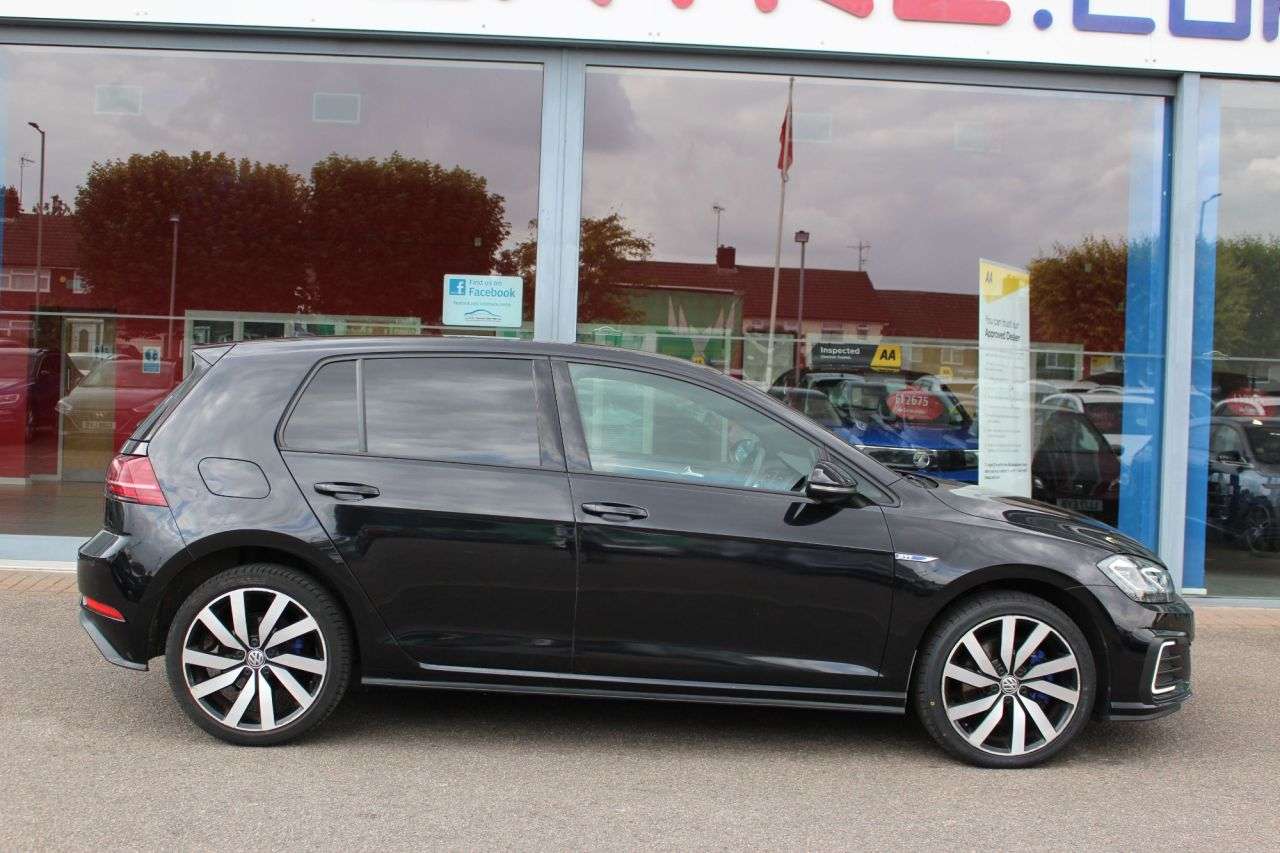 A 2018 VOLKSWAGEN GOLF 1.4 TSI 8.7kWh GTE Advance Hatchback 5dr Petrol Plug-in Hybrid DSG Euro 6 ( A 2018 VOLKSWAGEN GOLF 1.4 TSI 8.7kWh GTE Advance Hatchback 5dr Petrol Plug-in Hybrid DSG Euro 6 (