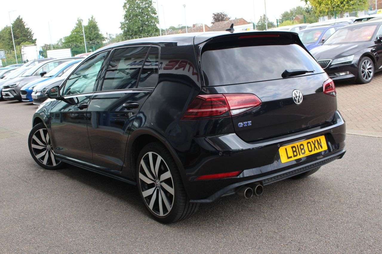 2018 VOLKSWAGEN GOLF 2018 VOLKSWAGEN GOLF