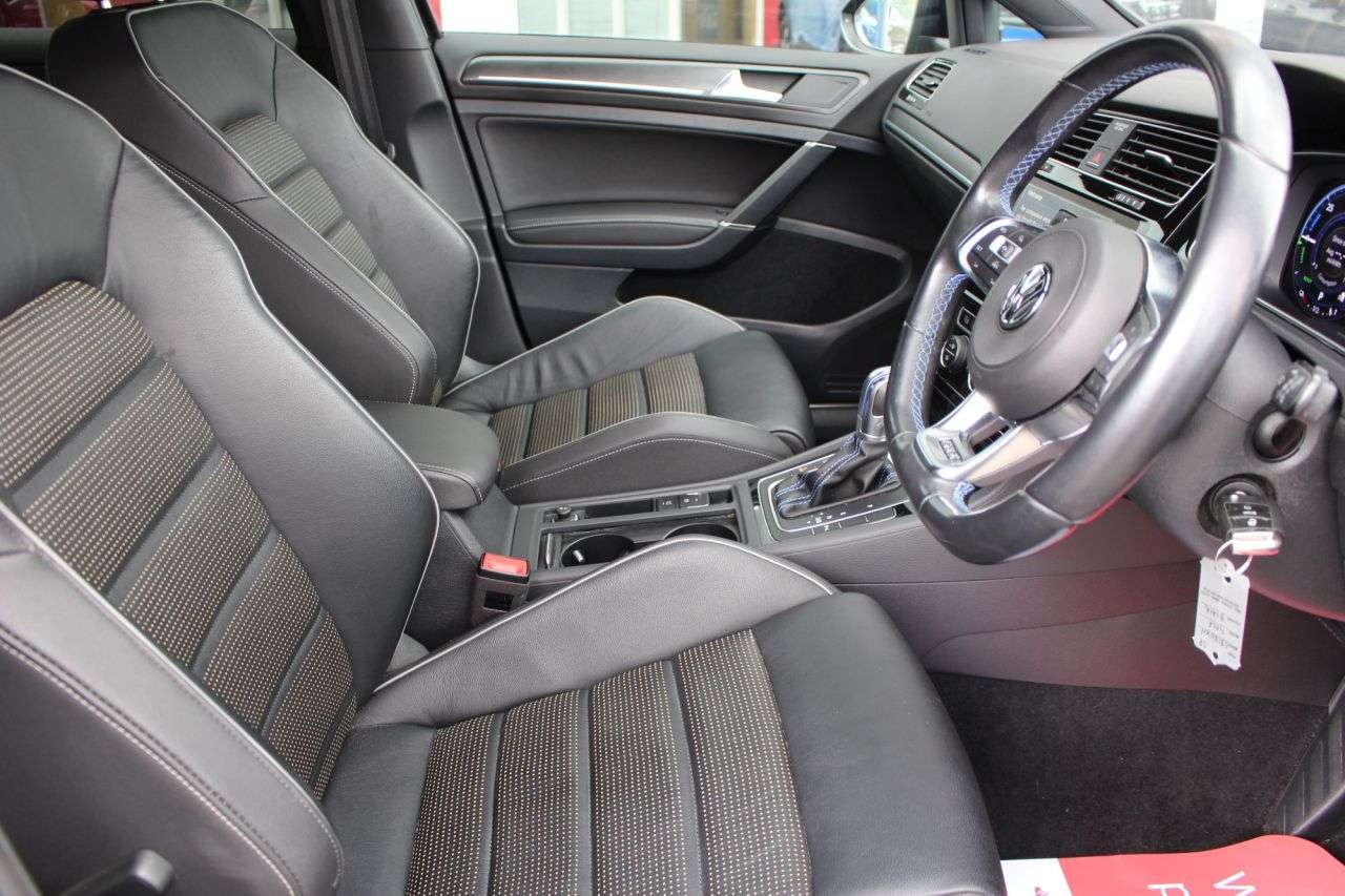 2018 VOLKSWAGEN GOLF 2018 VOLKSWAGEN GOLF