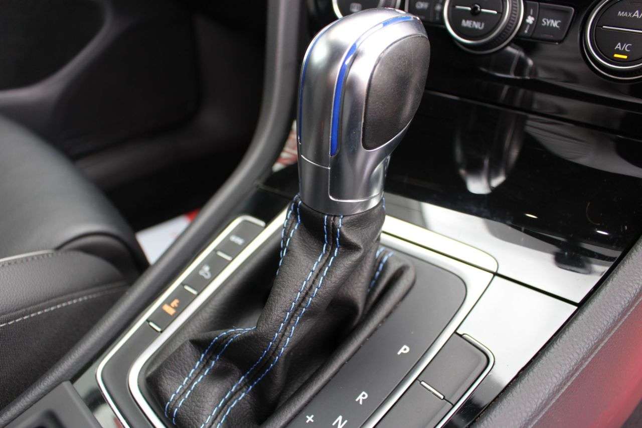 2018 VOLKSWAGEN GOLF 2018 VOLKSWAGEN GOLF