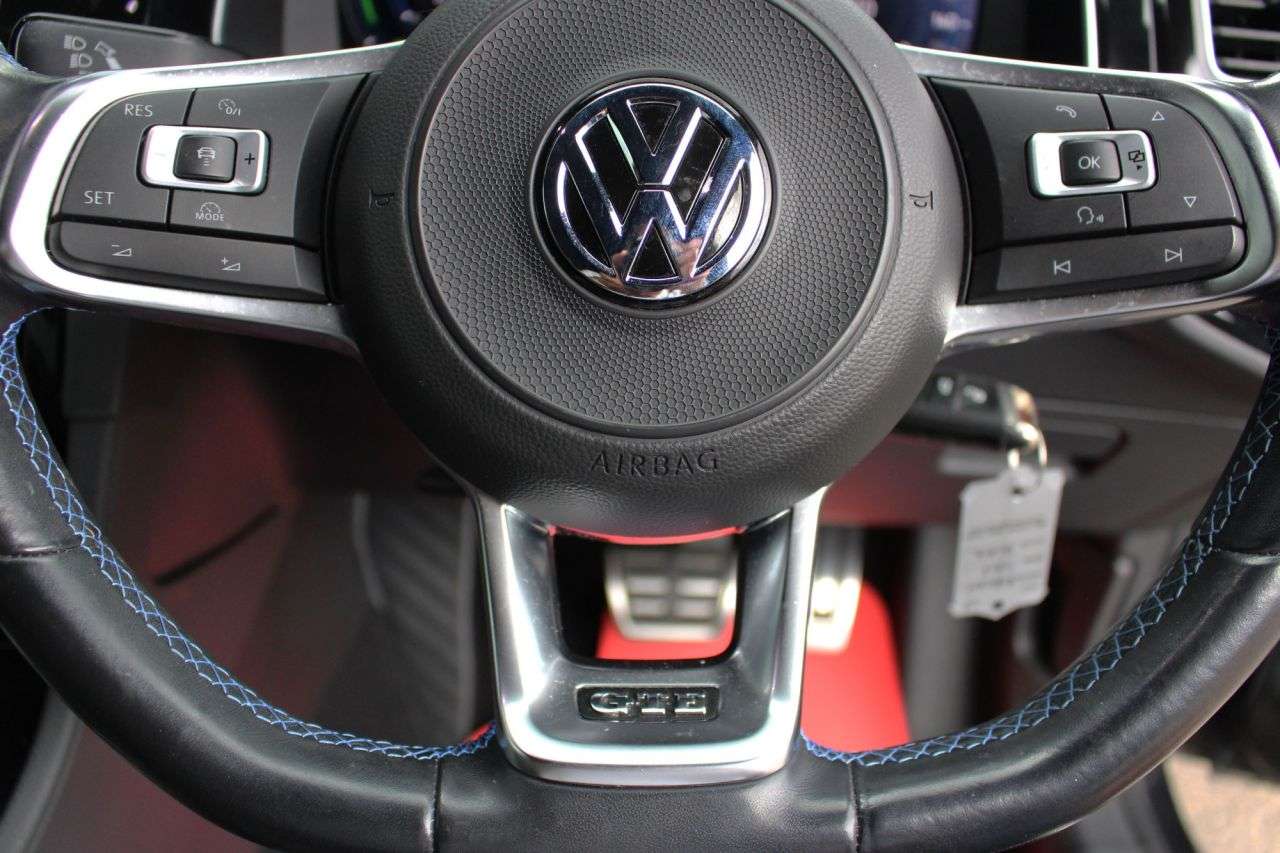 2018 VOLKSWAGEN GOLF 2018 VOLKSWAGEN GOLF