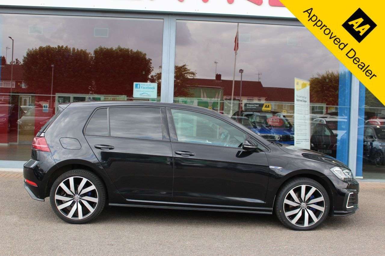 A 2018 VOLKSWAGEN GOLF 1.4 TSI 8.7kWh GTE Advance Hatchback 5dr Petrol Plug-in Hybrid DSG Euro 6 ( A 2018 VOLKSWAGEN GOLF 1.4 TSI 8.7kWh GTE Advance Hatchback 5dr Petrol Plug-in Hybrid DSG Euro 6 (