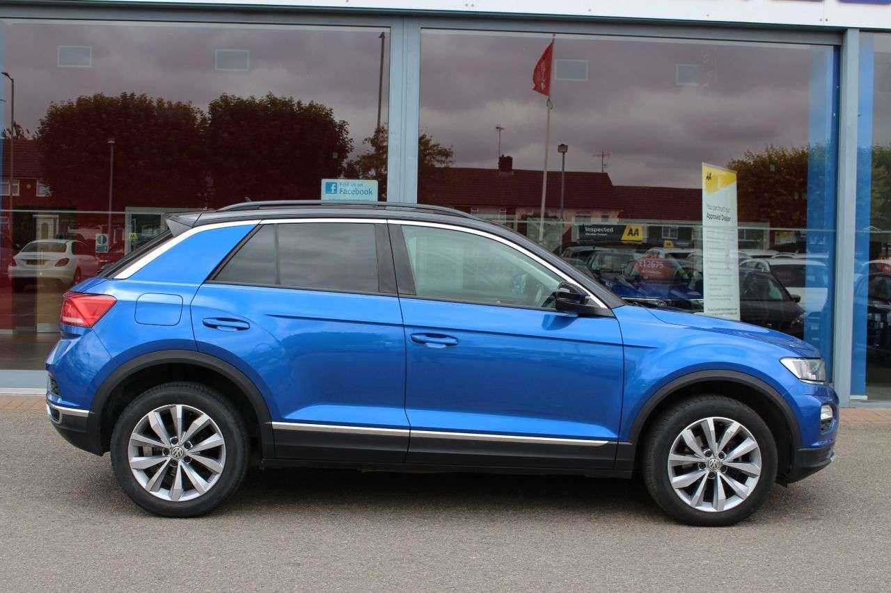 A 2018 VOLKSWAGEN T-ROC 1.5 TSI GPF EVO Design SUV 5dr Petrol DSG Euro 6 (s/s) (150 ps) P/SENSORS, A 2018 VOLKSWAGEN T-ROC 1.5 TSI GPF EVO Design SUV 5dr Petrol DSG Euro 6 (s/s) (150 ps) P/SENSORS,