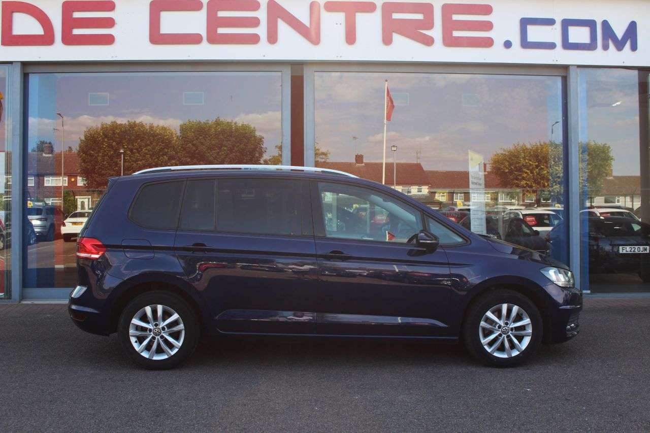 A 2017 VOLKSWAGEN TOURAN 1.6 TDI SE MPV 5dr Diesel DSG Euro 6 (s/s) (115 ps) 16" ALLOYS, BLUETOOTH, A 2017 VOLKSWAGEN TOURAN 1.6 TDI SE MPV 5dr Diesel DSG Euro 6 (s/s) (115 ps) 16" ALLOYS, BLUETOOTH,
