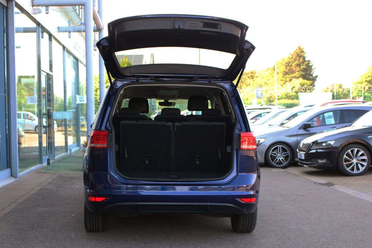 2017 VOLKSWAGEN TOURAN 2017 VOLKSWAGEN TOURAN