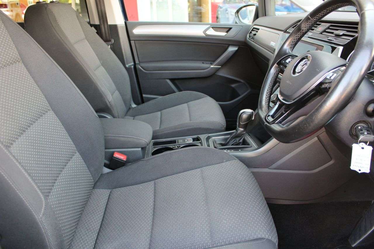 2017 VOLKSWAGEN TOURAN 2017 VOLKSWAGEN TOURAN