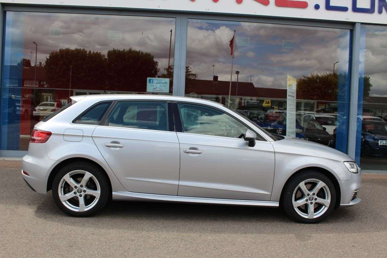 A 2020 AUDI A3 1.4 TFSIe 40 e-tron Sportback 5dr Petrol Plug-in Hybrid S Tronic Euro 6 (s/ A 2020 AUDI A3 1.4 TFSIe 40 e-tron Sportback 5dr Petrol Plug-in Hybrid S Tronic Euro 6 (s/