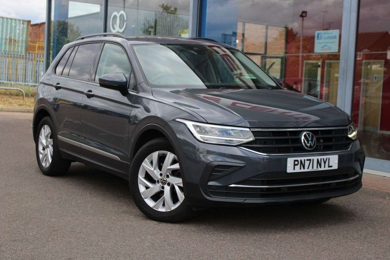 A 2021 VOLKSWAGEN TIGUAN 2.0 TDI Life SUV 5dr Diesel DSG Euro 6 (s/s) (150 ps) P/SENSORS, 18" ALLOYS A 2021 VOLKSWAGEN TIGUAN 2.0 TDI Life SUV 5dr Diesel DSG Euro 6 (s/s) (150 ps) P/SENSORS, 18" ALLOYS
