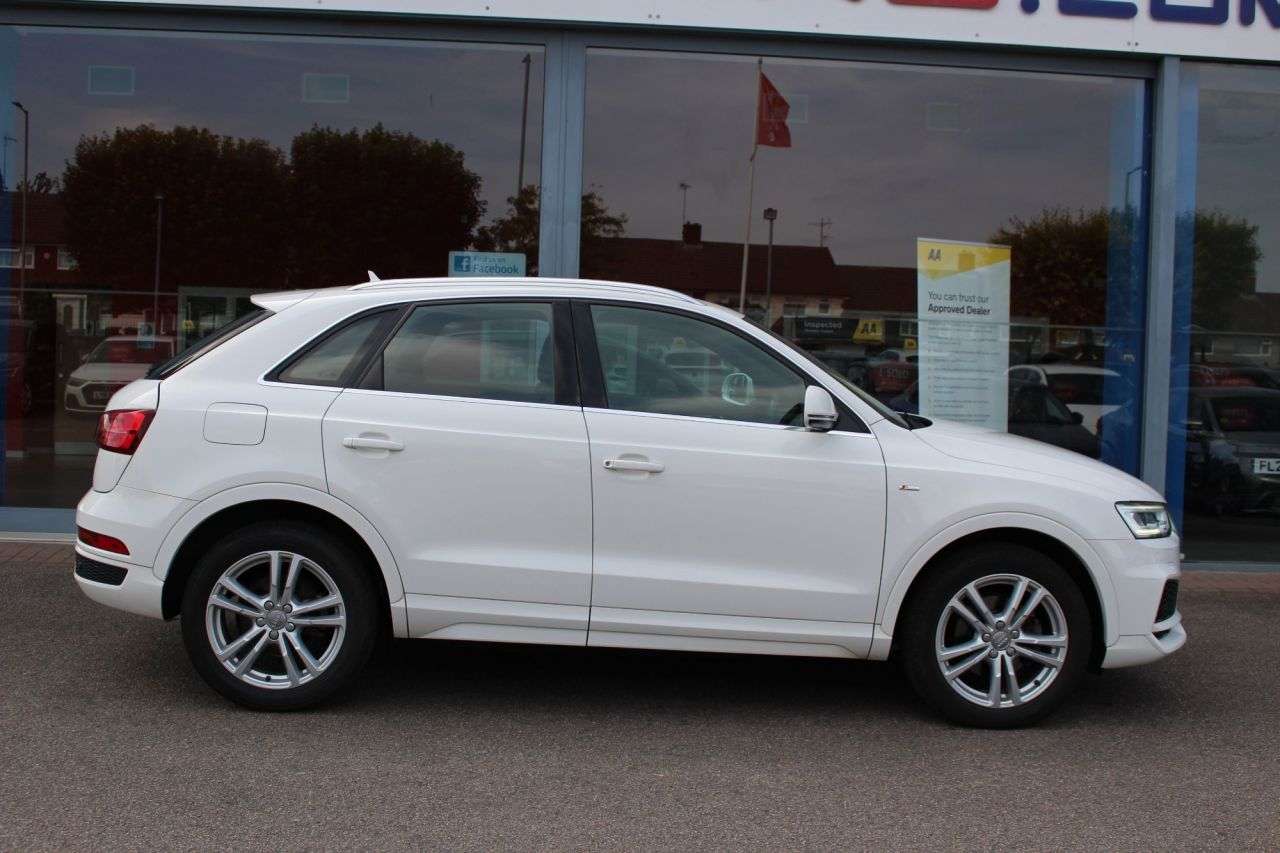 A 2018 AUDI Q3 1.4 TFSI CoD S line Edition SUV 5dr Petrol Manual Euro 6 (s/s) (150 ps) BLU A 2018 AUDI Q3 1.4 TFSI CoD S line Edition SUV 5dr Petrol Manual Euro 6 (s/s) (150 ps) BLU