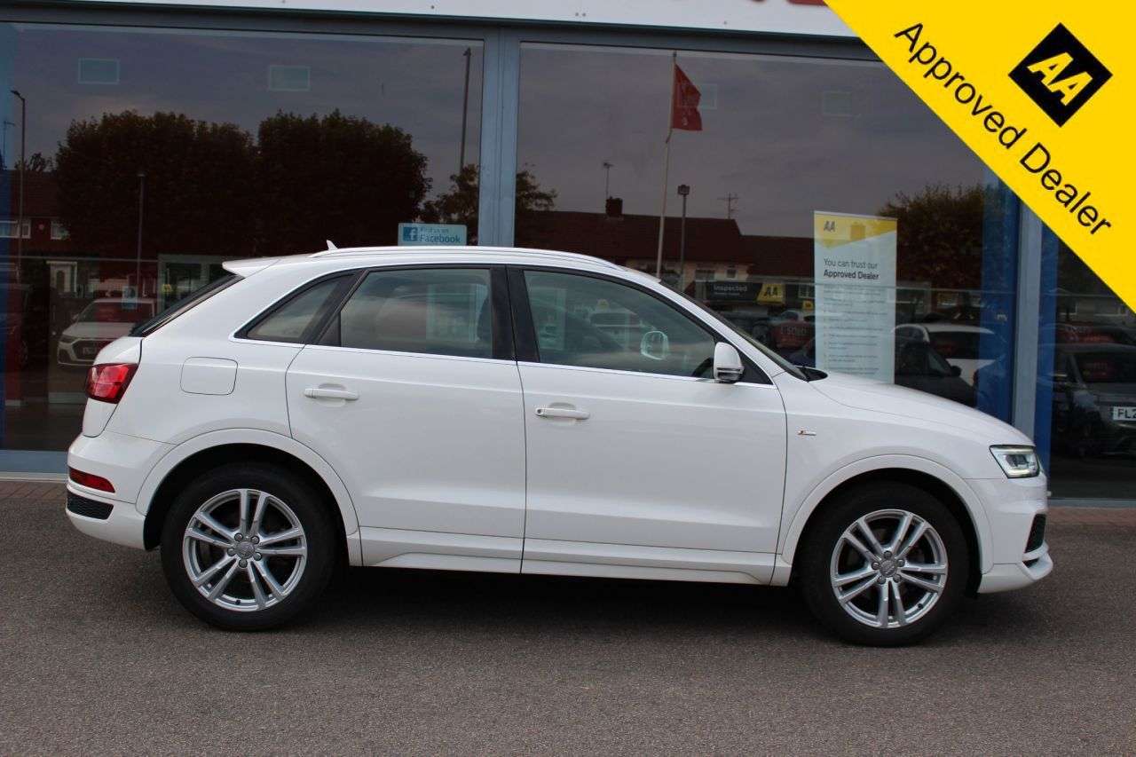 A 2018 AUDI Q3 1.4 TFSI CoD S line Edition SUV 5dr Petrol Manual Euro 6 (s/s) (150 ps) BLU A 2018 AUDI Q3 1.4 TFSI CoD S line Edition SUV 5dr Petrol Manual Euro 6 (s/s) (150 ps) BLU