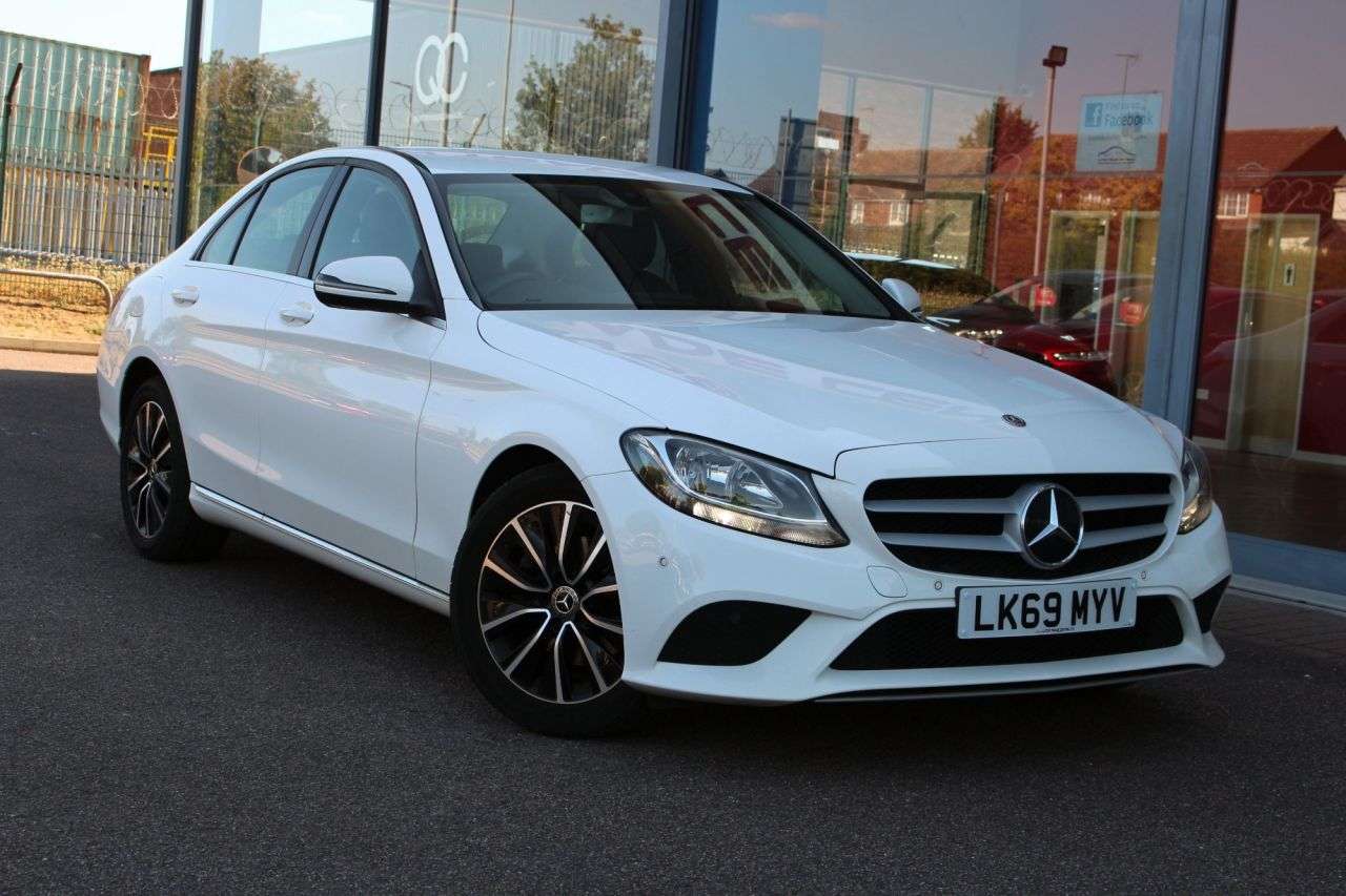 A 2019 MERCEDES-BENZ C CLASS 2.0 C220d SE Saloon 4dr Diesel G-Tronic+ Euro 6 (s/s) (194 ps) P/SENSORS, C A 2019 MERCEDES-BENZ C CLASS 2.0 C220d SE Saloon 4dr Diesel G-Tronic+ Euro 6 (s/s) (194 ps) P/SENSORS, C
