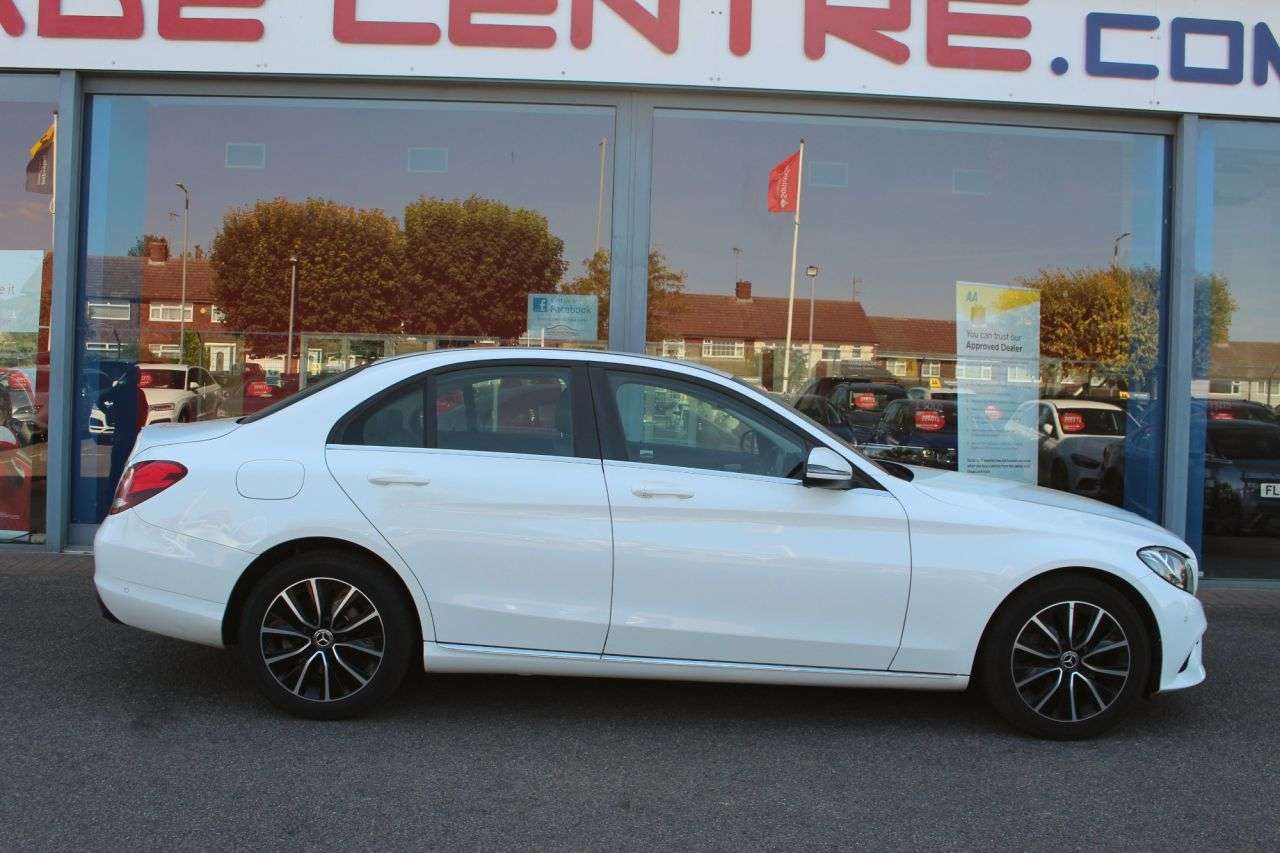 A 2019 MERCEDES-BENZ C CLASS 2.0 C220d SE Saloon 4dr Diesel G-Tronic+ Euro 6 (s/s) (194 ps) P/SENSORS, C A 2019 MERCEDES-BENZ C CLASS 2.0 C220d SE Saloon 4dr Diesel G-Tronic+ Euro 6 (s/s) (194 ps) P/SENSORS, C
