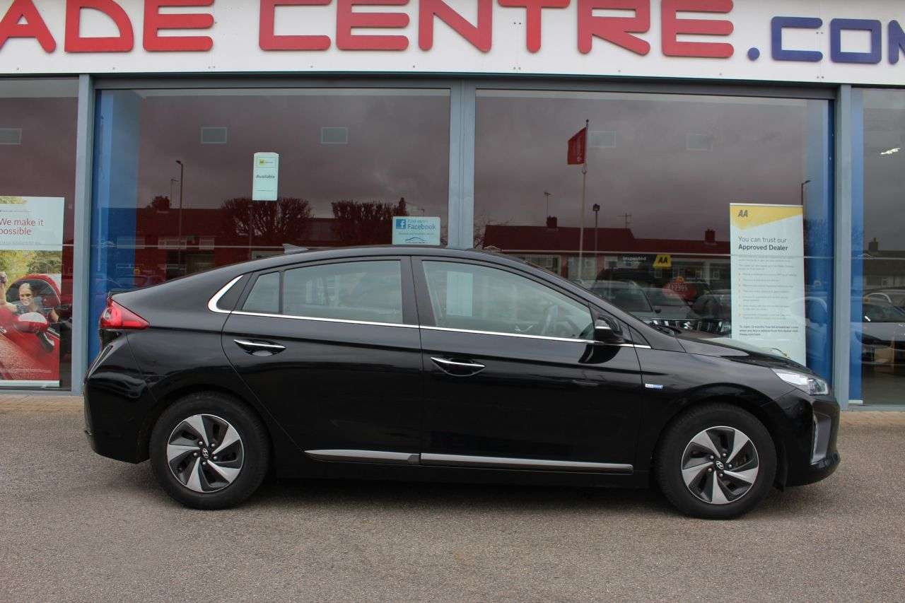 A 2019 HYUNDAI IONIQ 1.6 h-GDi GPF Premium SE Hatchback 5dr Petrol Hybrid DCT Euro 6 (s/s) (141 A 2019 HYUNDAI IONIQ 1.6 h-GDi GPF Premium SE Hatchback 5dr Petrol Hybrid DCT Euro 6 (s/s) (141