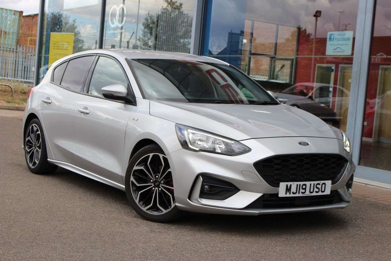 A 2019 FORD FOCUS 1.0T EcoBoost ST-Line X Hatchback 5dr Petrol Manual Euro 6 (s/s) (125 ps) 1 A 2019 FORD FOCUS 1.0T EcoBoost ST-Line X Hatchback 5dr Petrol Manual Euro 6 (s/s) (125 ps) 1