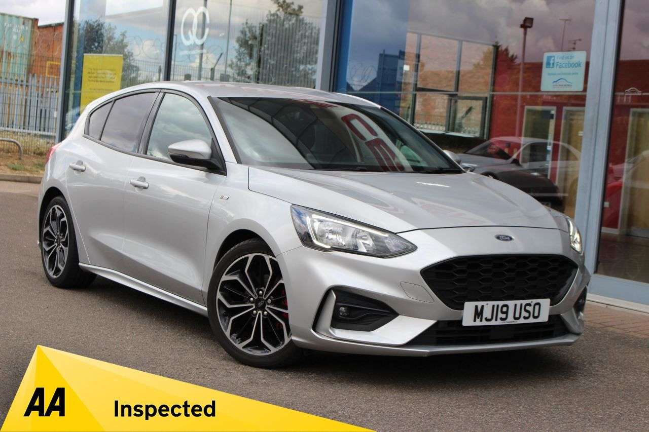 A 2019 FORD FOCUS 1.0T EcoBoost ST-Line X Hatchback 5dr Petrol Manual Euro 6 (s/s) (125 ps) 1 A 2019 FORD FOCUS 1.0T EcoBoost ST-Line X Hatchback 5dr Petrol Manual Euro 6 (s/s) (125 ps) 1