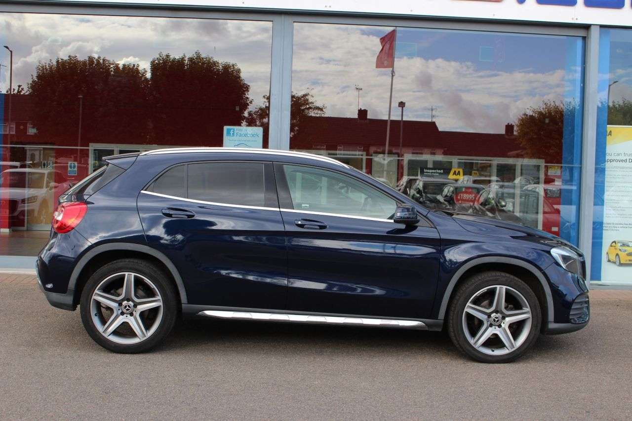 A 2017 MERCEDES GLA-CLASS GLA 200 D AMG LINE A 2017 MERCEDES GLA-CLASS GLA 200 D AMG LINE