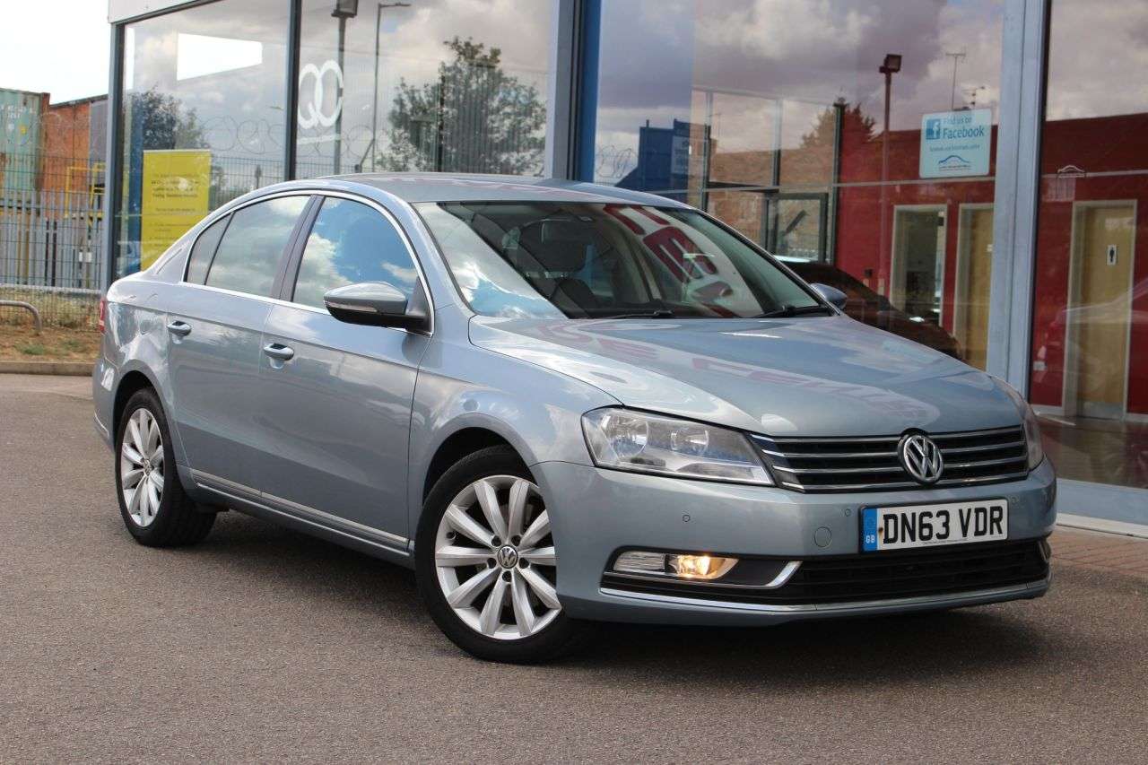 A 2013 VOLKSWAGEN PASSAT 2.0 TDI BlueMotion Tech Highline Saloon 4dr Diesel Manual Euro 5 (s/s) (140 A 2013 VOLKSWAGEN PASSAT 2.0 TDI BlueMotion Tech Highline Saloon 4dr Diesel Manual Euro 5 (s/s) (140