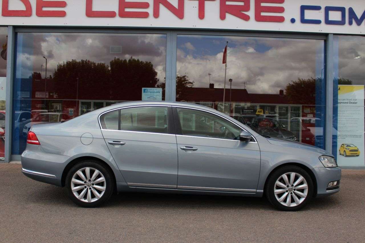 A 2013 VOLKSWAGEN PASSAT 2.0 TDI BlueMotion Tech Highline Saloon 4dr Diesel Manual Euro 5 (s/s) (140 A 2013 VOLKSWAGEN PASSAT 2.0 TDI BlueMotion Tech Highline Saloon 4dr Diesel Manual Euro 5 (s/s) (140